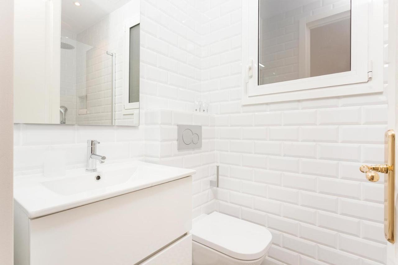 Cozy Apartment Close To Passeig De Gracia Барселона Екстериор снимка